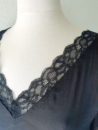 SHIRT JACQUELINE DE YONG 36 S SCHWARZ BLACK BLUSE TOP SPITZE