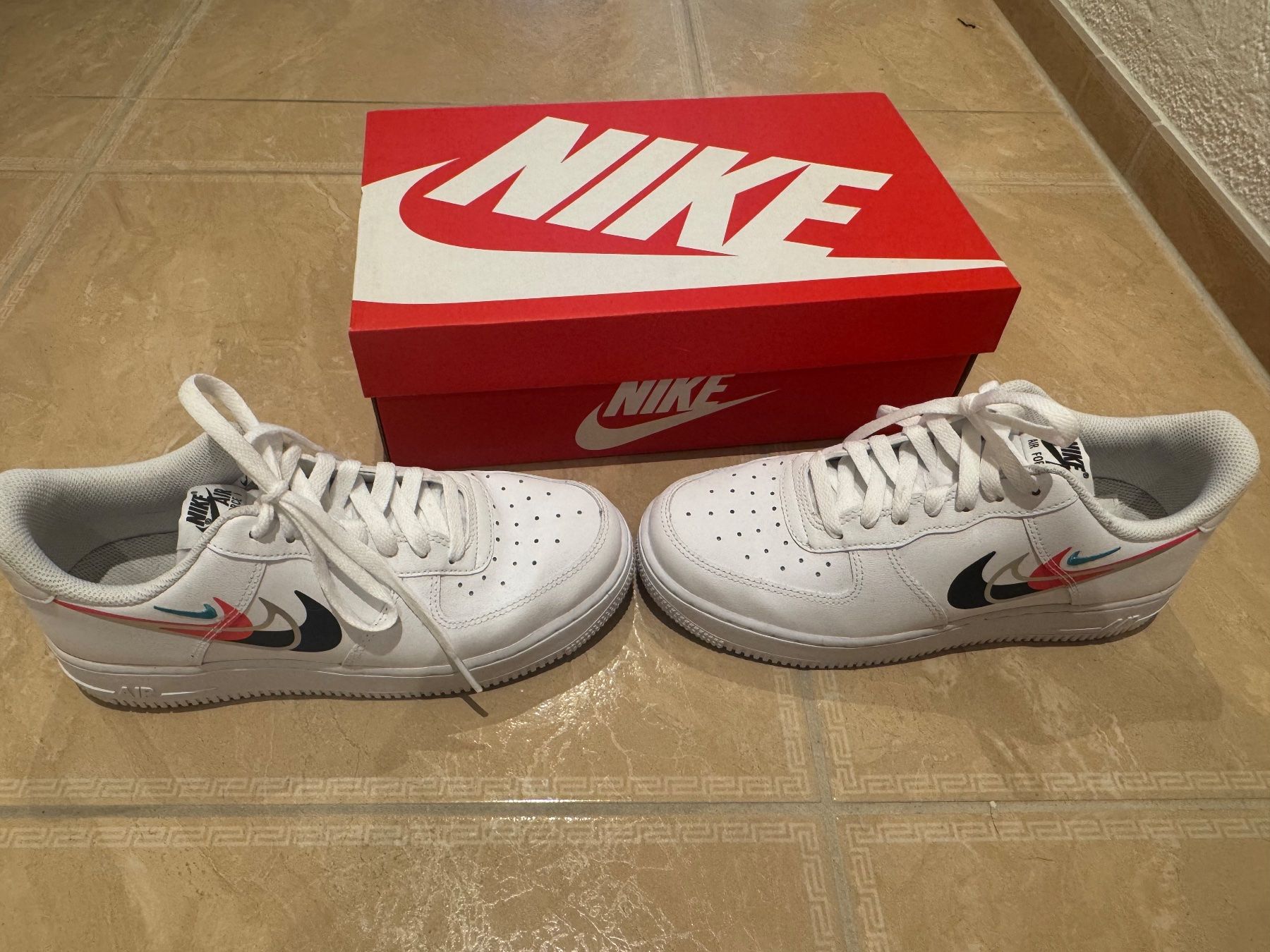 Nike Herrenschuhe: Nike Air Force 1 neue Sneakers, 40 – Neu und originalverpackt aus Klingnau von Markus14