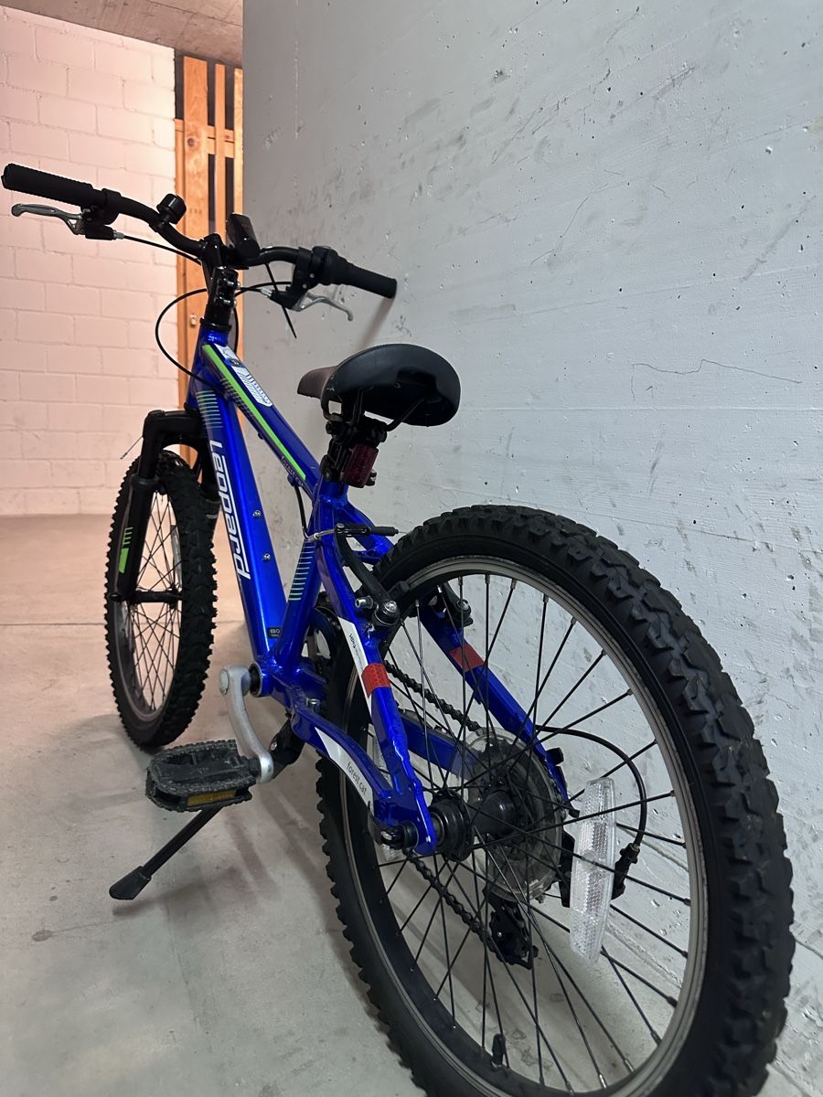 Leopard Biciclette: Vélo enfant bleu Leopard bon état – Nuovo (secondo la descrizione) da Dättwil AG venduto da nes_t6k8 1