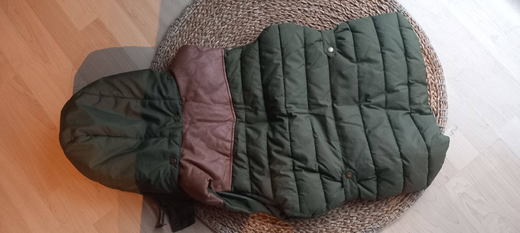 H&M Gilet & Giacche senza maniche: Olive Steppweste mit Kapuze, Herbst/Winter - Grösse S/M – Usato da Rebstein venduto da bestforyou 2