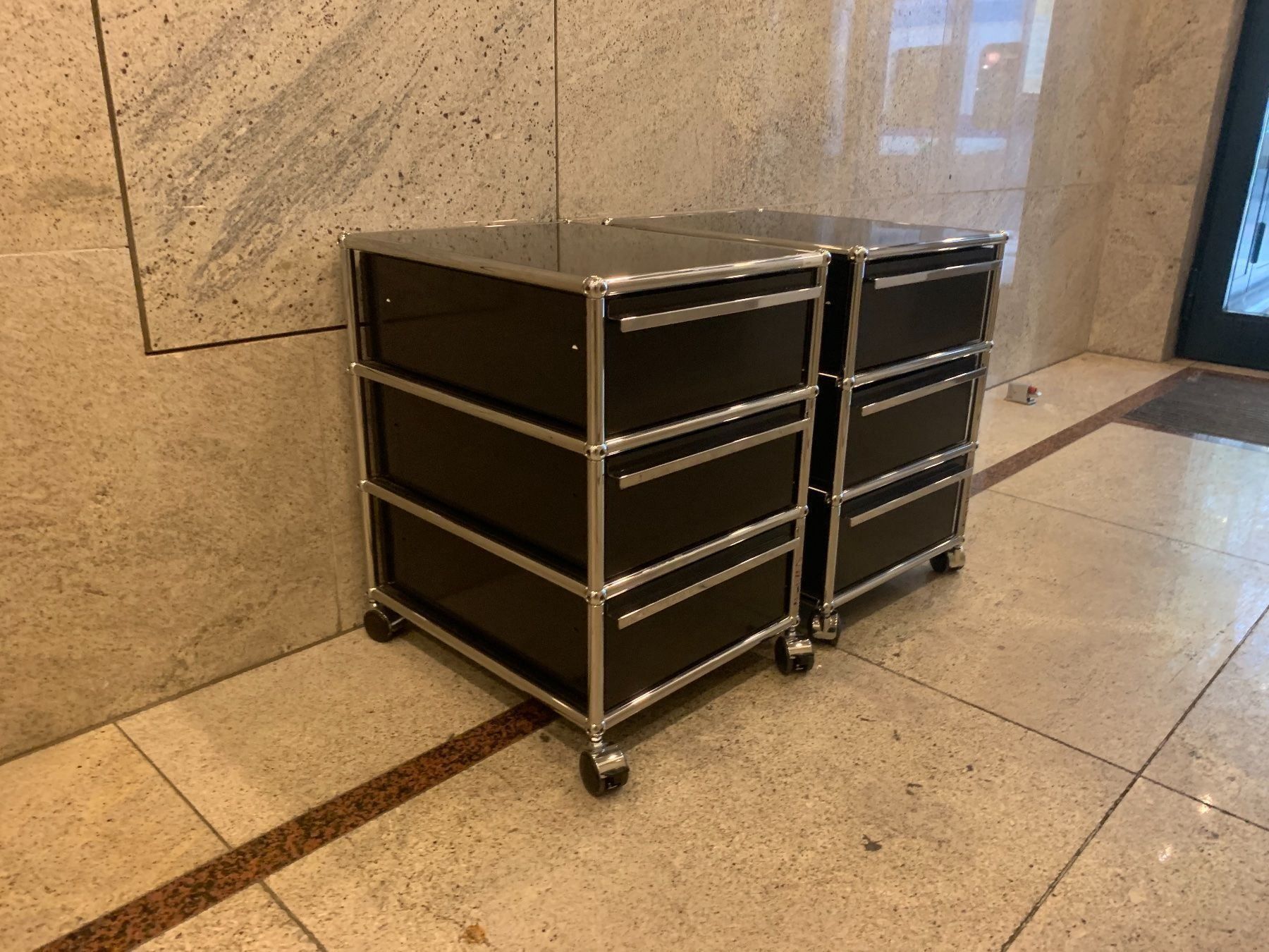 USM Scaffali: Usm Korpus Black Lieferung gratis – Usato da Thun venduto da Thuno6 3