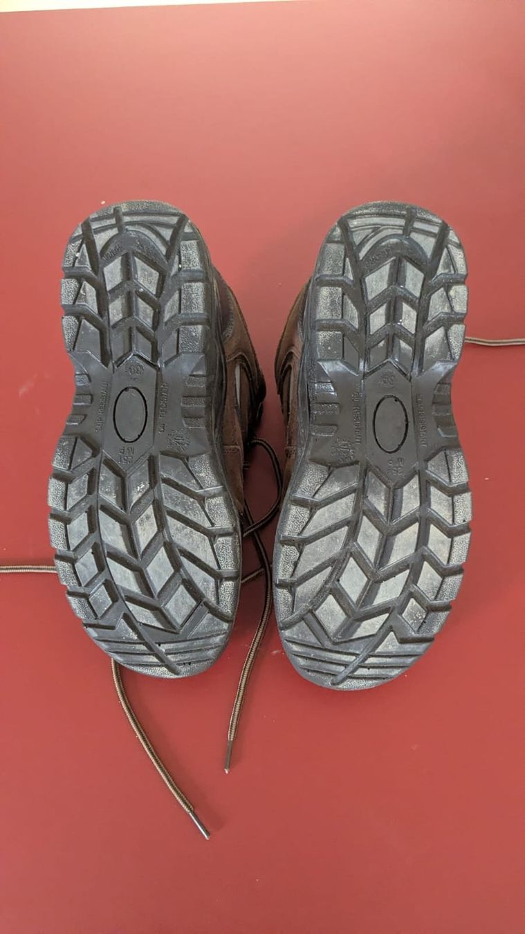 Scarpe da uomo: Chaussure de sécurité taille 39 – Usato da Troinex venduto da Thoums 2