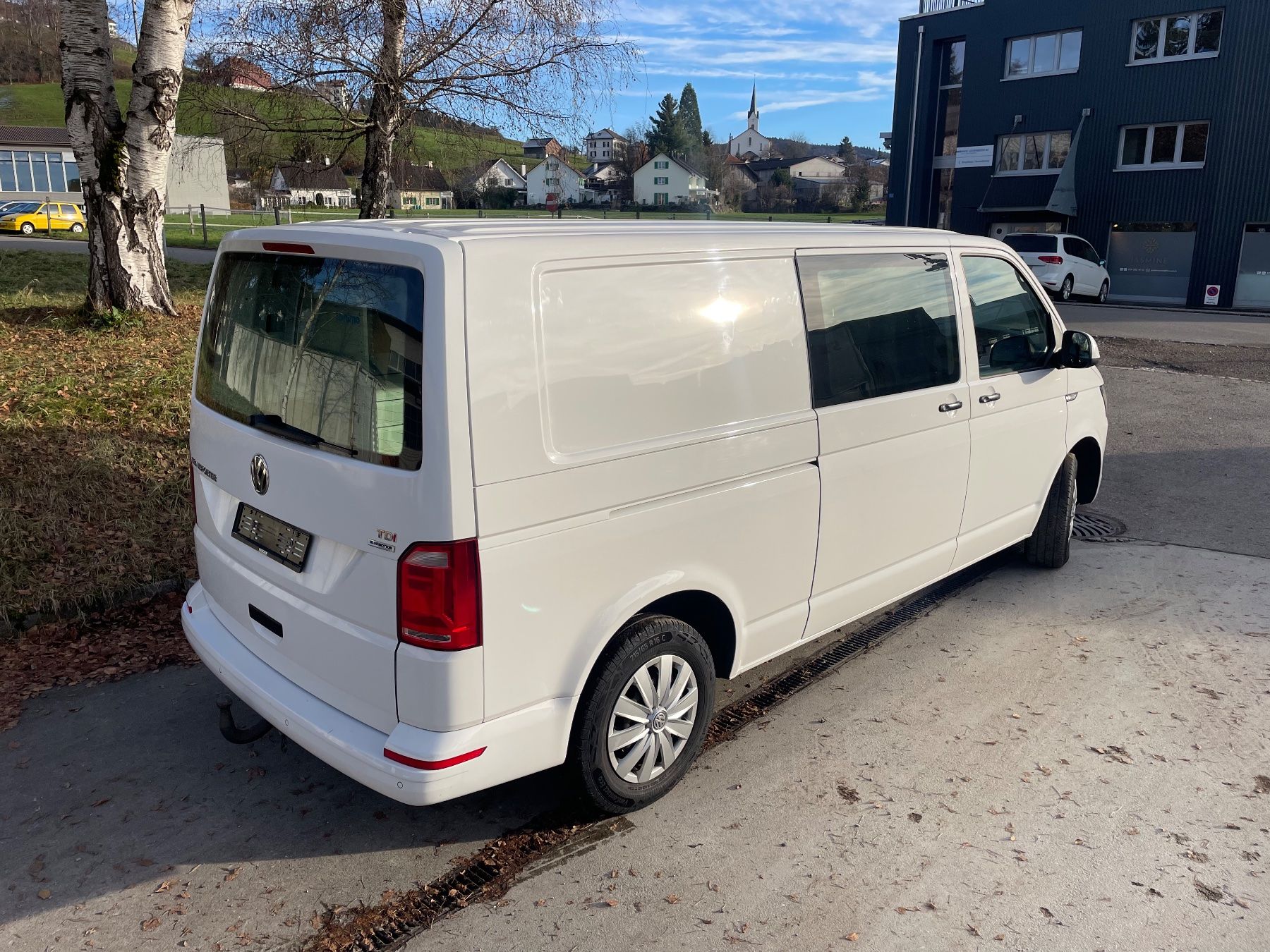VW Nutzfahrzeuge: Vw T6 Transporter TDI Lang Version – Gebraucht aus Bettwiesen von chili1 1