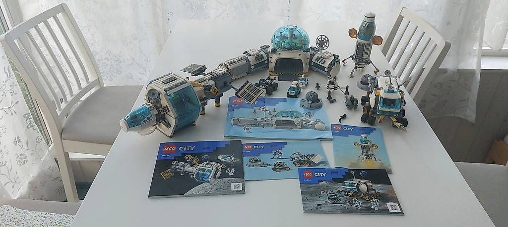 Lego Spielzeuge: LEGO City Space Mondmission 3 Sets – Gebraucht aus Geuensee von Itingen1 1