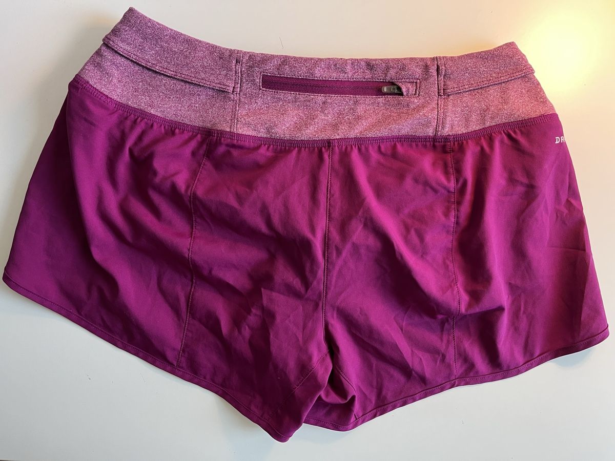 Nike Pantalons: Nike Shorts Gr. S – D'occasion à Rengg par malika3 1