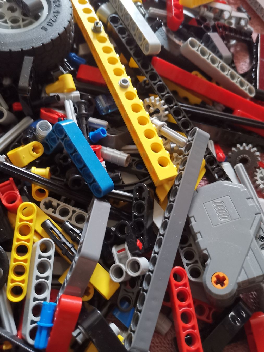 Lego Spielzeuge: Lego Technik Teile ca 4 Kilo – Gebraucht aus Effretikon von Superkarin7 5