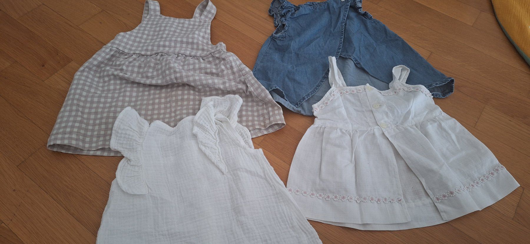 Lotti & Set di vestiti: Sommer Kleider Set, Grösse 68 x3 und 80 – Usato da Killwangen venduto da natszp 3