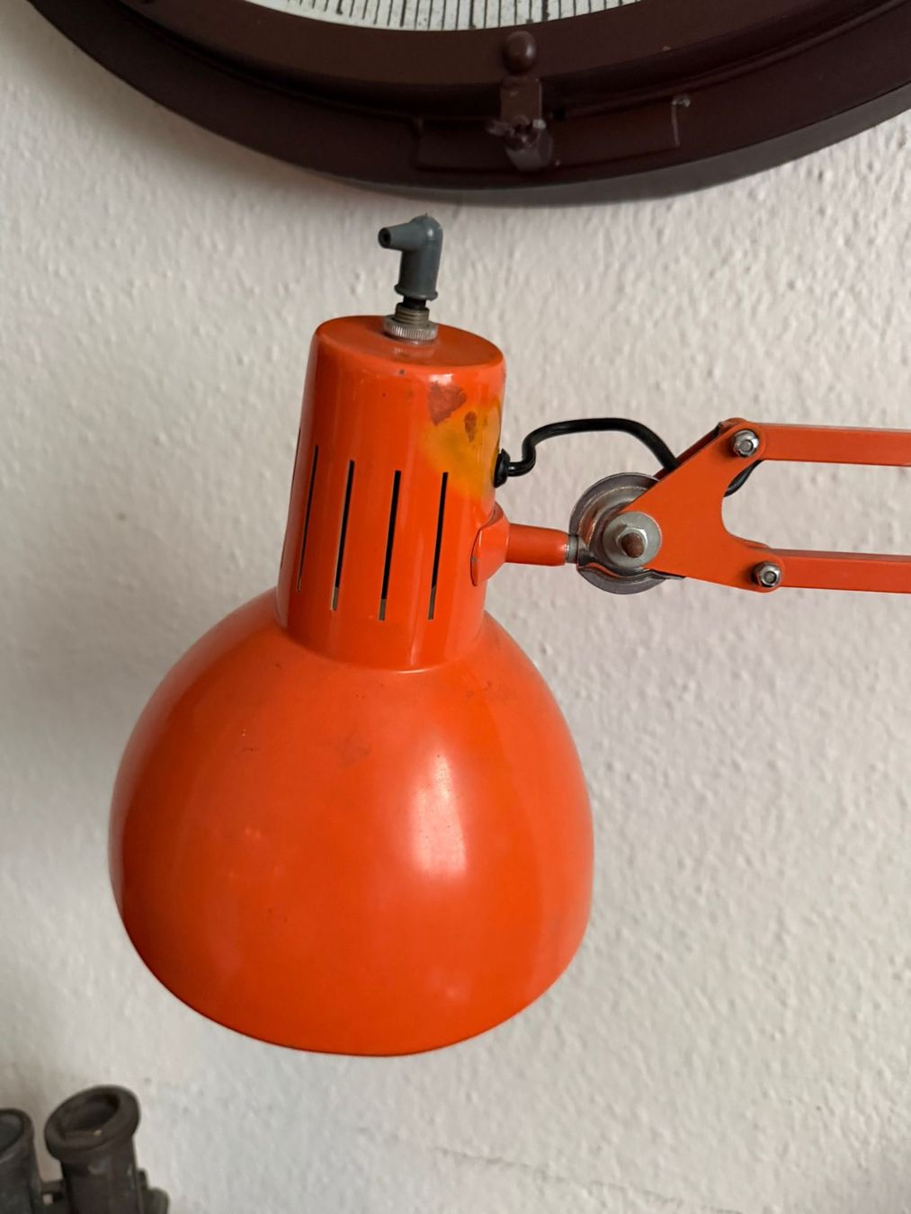 Lampade: gelenkarmleuchte, scherenarmleuchte – Usato da dietikon venduto da brunosbroki 3