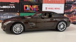Modellauto Mercedes-Benz SLS AMG Roadster dunkelbraun neu