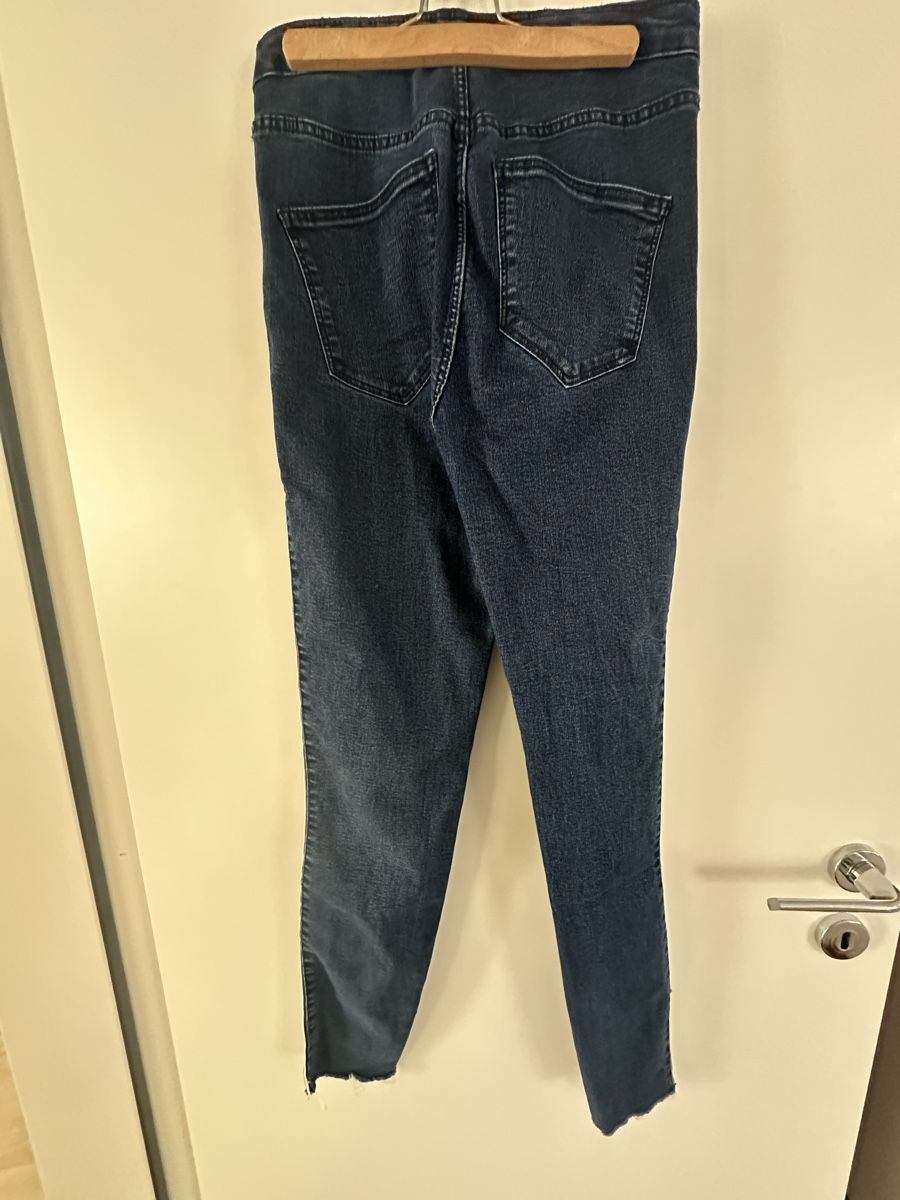 Zara Jeans: Skinny Jeans Zara – Gebraucht aus Thalwil von ViviFu 1