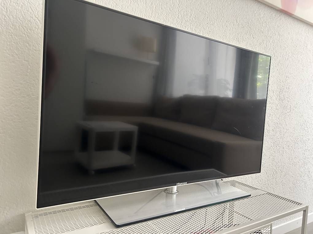 Televisori: Hisense 42" LED TV Weiss/Silber inkl. FB – Usato da Wettingen venduto da nec_d2ks