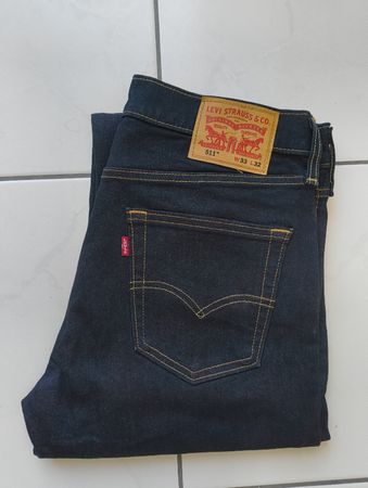 Levi's 511 Jeans dunkelblau W33 L32 neu mit Etikett