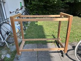 Holz Gestell mit Rollen ca. 104x52.5x89cm (LBH)