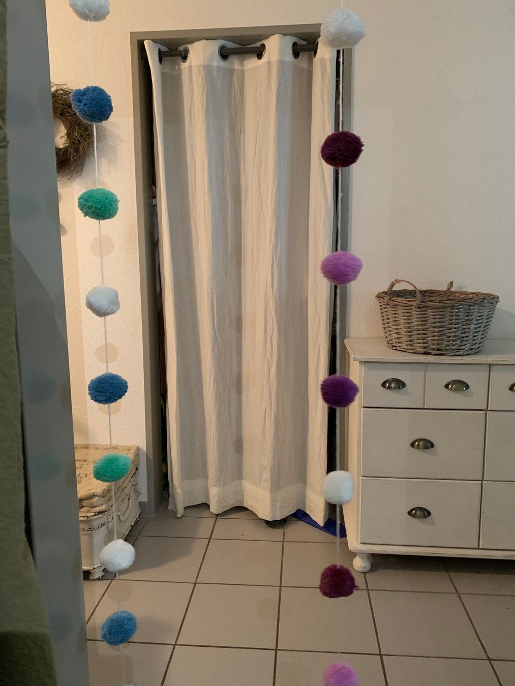 Tutte le decorazioni: herzige Pompon Girlande – Usato da St. Gallen venduto da Miousch 2