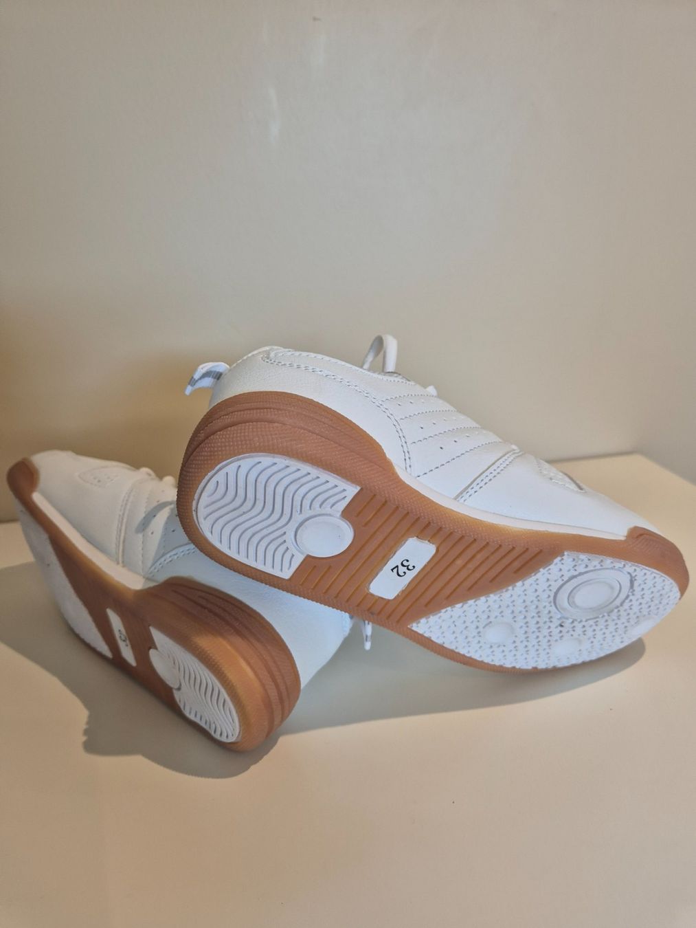 Scarpe per ragazzi: Turnschuhe weiss, Gr. 32 – Nuovo (secondo la descrizione) da Dietikon venduto da grafad 3