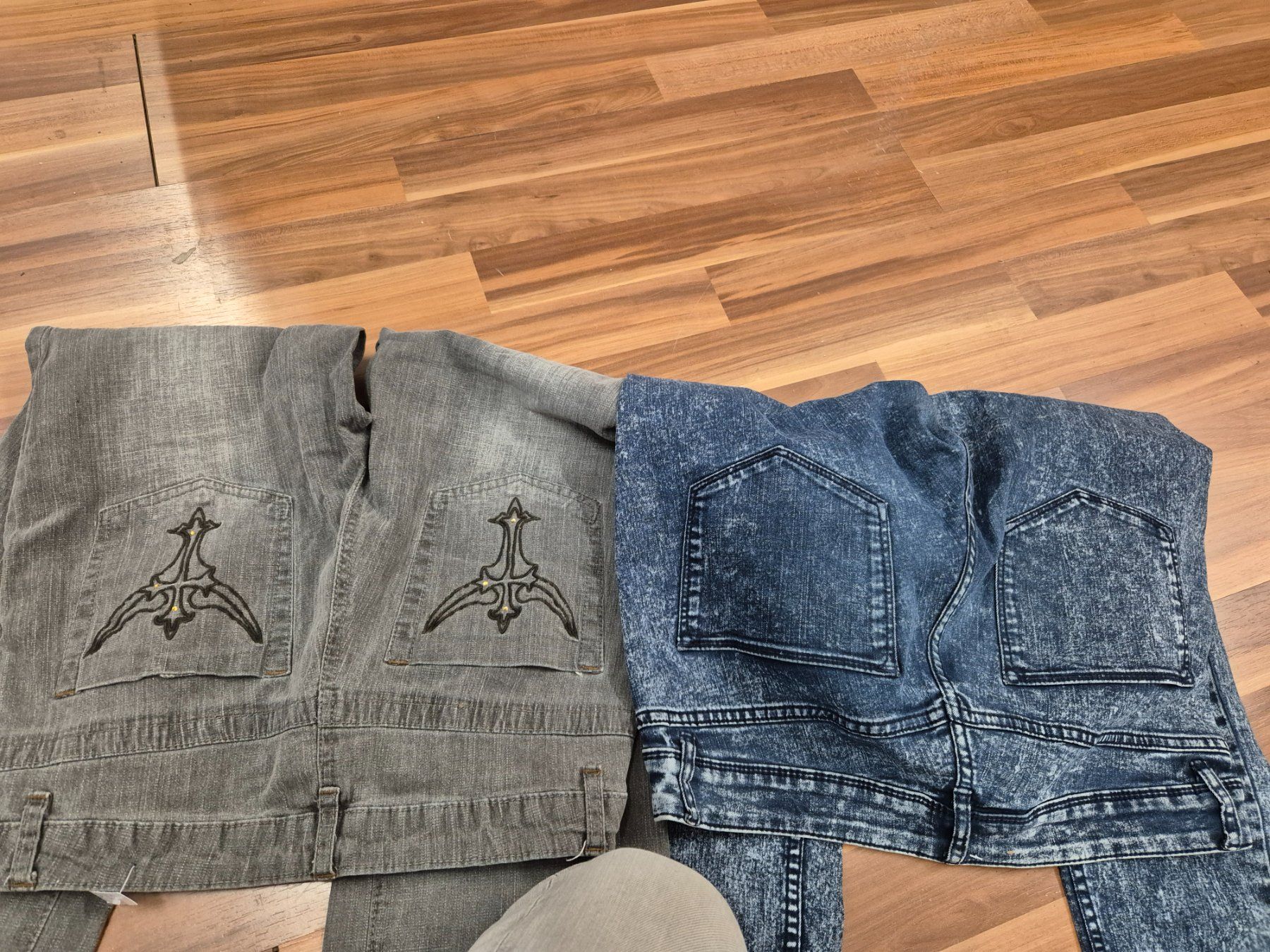 Jeans: 2 Jeans Hosen Grösse 38 Grey Stonewashed K28 – Usato da Schwarzenburg venduto da Flamingo07 1