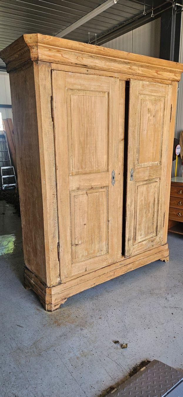 Armadi: Alter Schrank Holz Zustand Gebraucht – Usato da Oensingen venduto da muster54 1