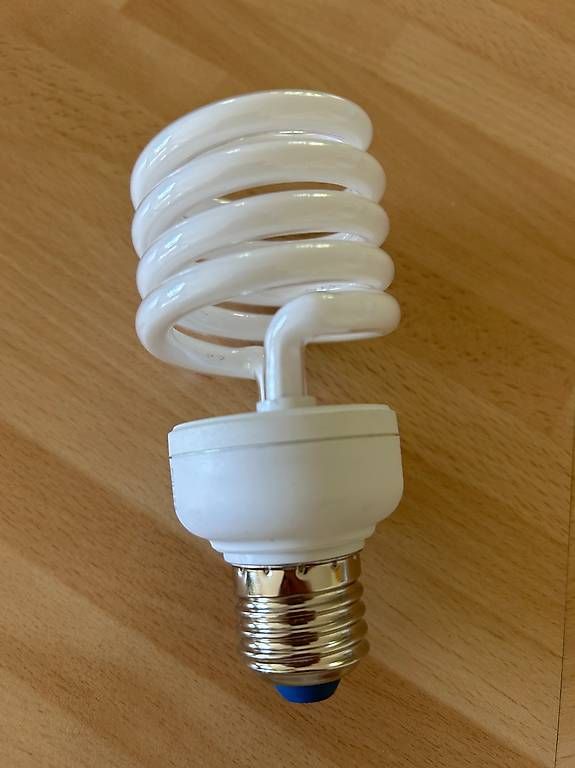 Lampade: Ampoule économique 23W - E27 – Usato da Ecublens venduto da achille1954 2