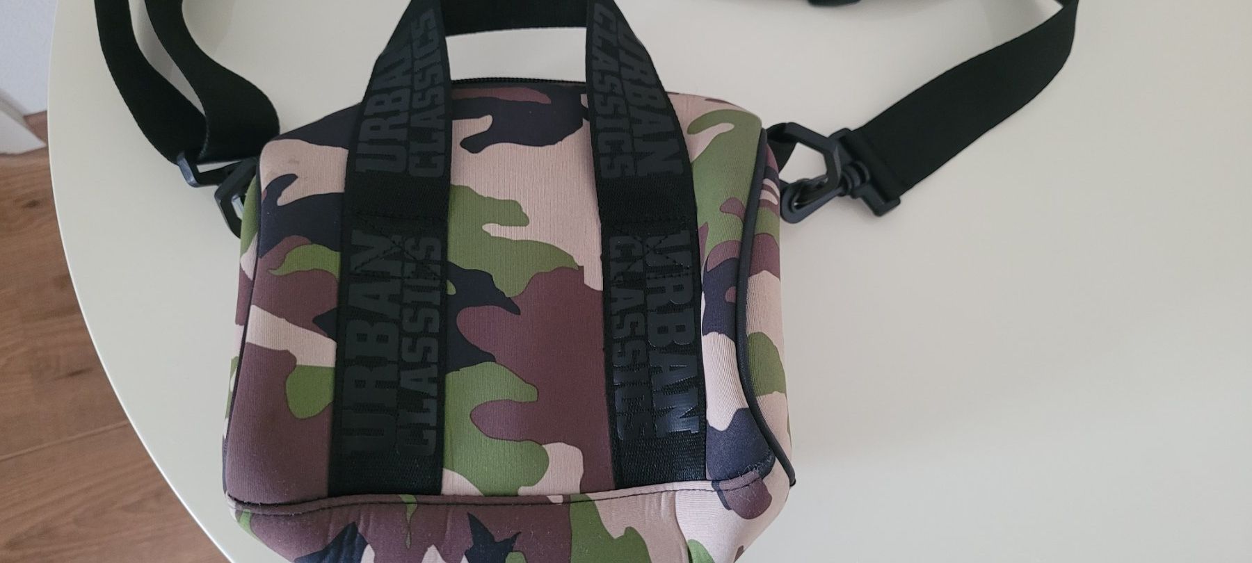 Borse: Coole Urban Classics Umhängetasche, Camouflage Muster – Usato da Metzerlen venduto da Manta81 3