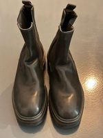 Schwarze Boots