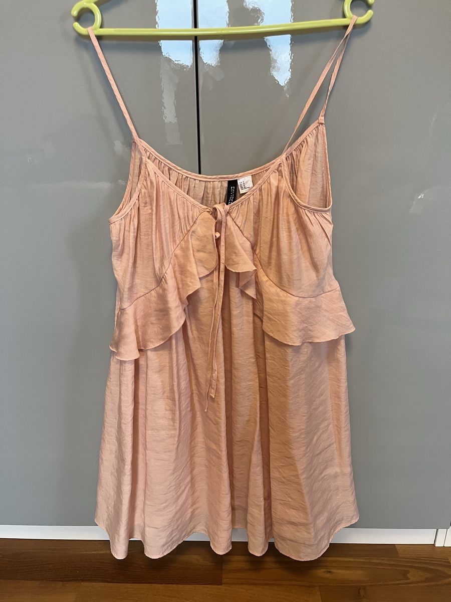 H&M Robes: H&M Kleid in rosa – D'occasion à Zürich par lux_t6lx