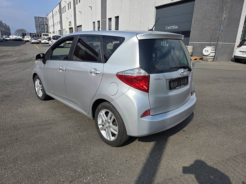 Automobili: Toyota Verso-S Automantica – Usato da Cadenazzo venduto da LuismacchineSagl 2