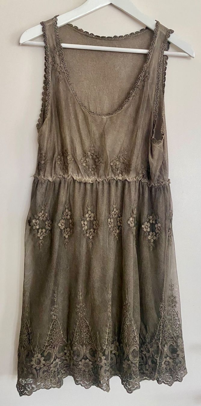 Tuniken: Tunika in Schlamm/Taupe, Gr. One Size – Gebraucht aus Zürich von Maria2021
