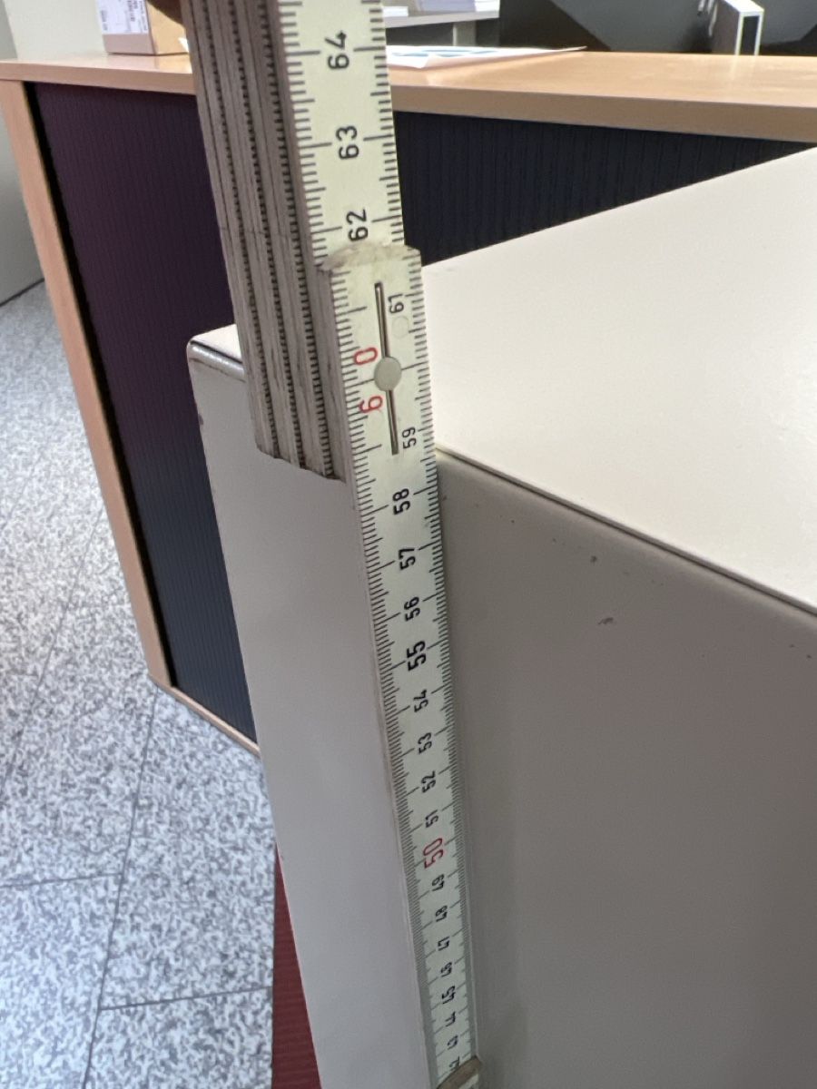 Contenitori edile: Metall-Schreibtischkorpus 4 Schubladen – Usato da Hundwil venduto da panzermech 7