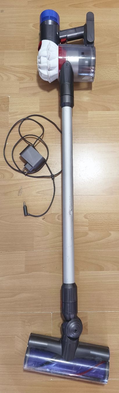 Dyson Aspirapolveri & Accessori: Dyson V7 (Modell SV11) – Usato da Altbüron venduto da Theo_Dotus