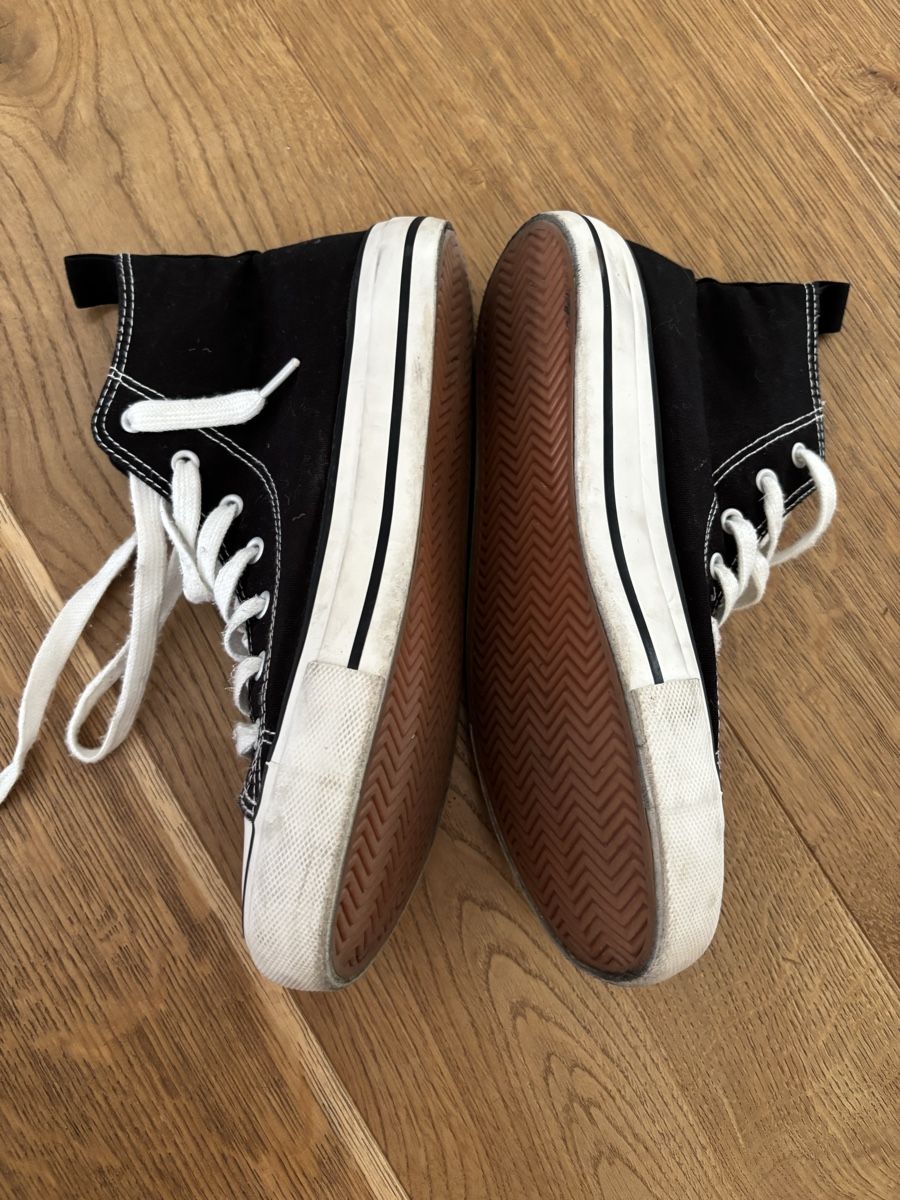 Scarpe da uomo: Keith Haring Sneakers – Usato da Würenlos venduto da Ashley24 1