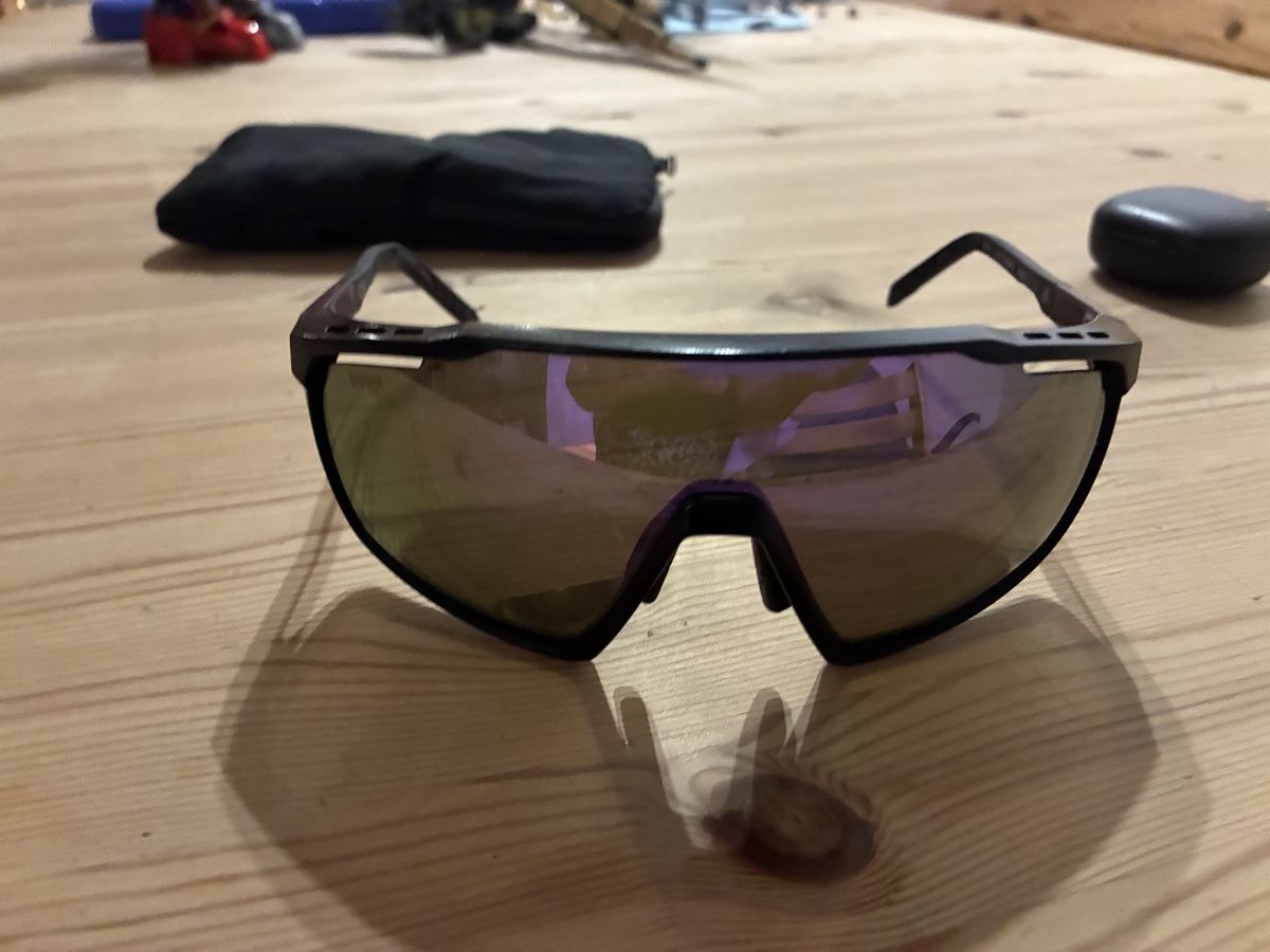 Uvex Occhiali & Lenti: Sportbrille Uvex mit Etui – Usato da Mitlödi venduto da meyer-sabrina