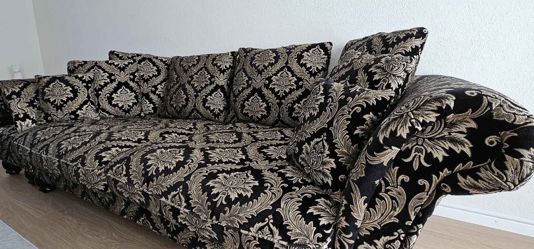 Kare Divani: Kare Design 2 Barock-Sofa mit 1 Hocker – Usato da Uster venduto da _only4you_ 1