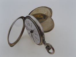 Über 100 Jahre alte Damentaschenuhr aus 800er Silber