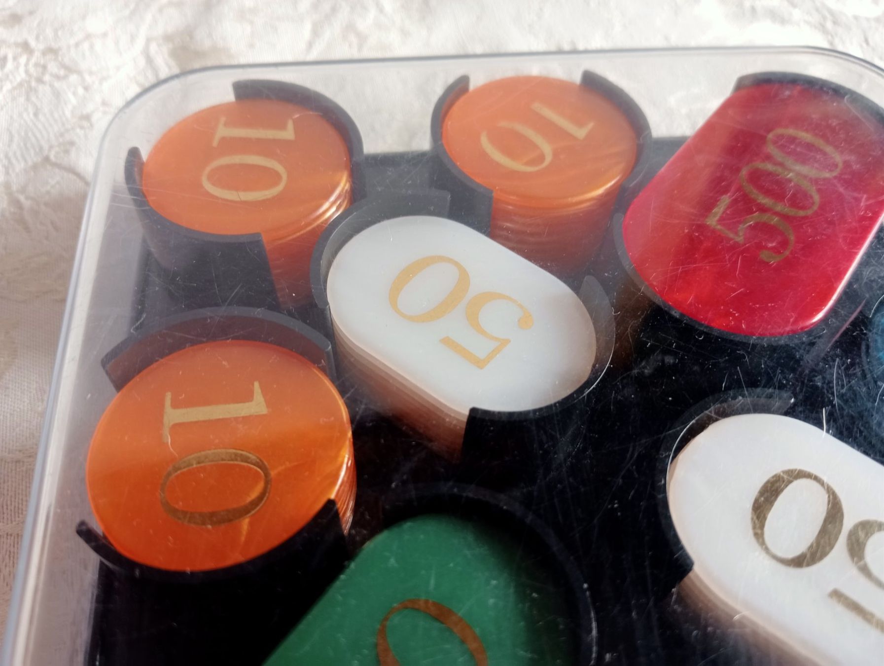 Spiele: Roulette-Chips Set mit Box diverse Farben – Gebraucht aus Oberdorf BL von Barocki888 1