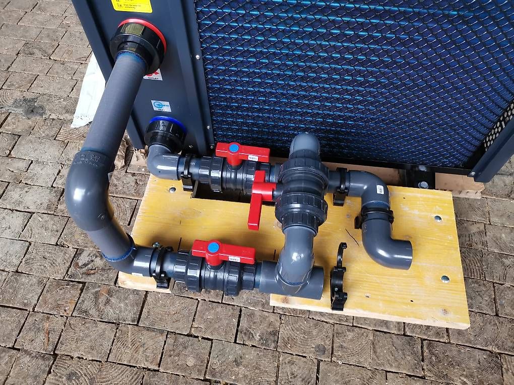 Radiatori: Poolheizung, Wärmepumpe – Usato da Gossau SG venduto da mar_rhk2 3