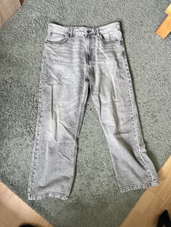 Graue Bershka Baggy Jeans, Grösse 34