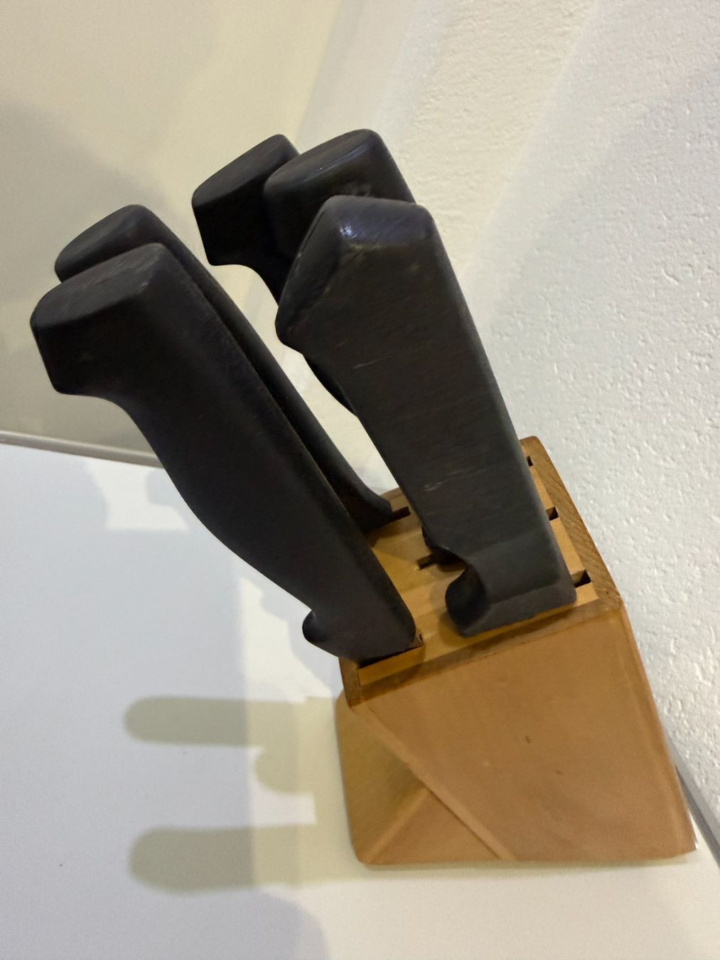 Coltelli: Messerblock mit 5 Messern, Block in Holz – Usato da Unterengstringen venduto da Tnovus 2