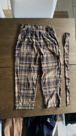Pull&Bear karierte Hose mit Gürtel Gr M neuwertig Damen
