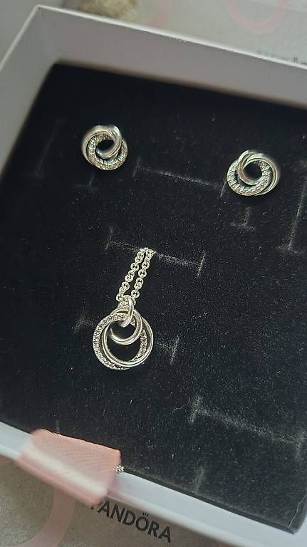 Pandora Sonstiger Schmuck: Pandora Schmuckset – Neu und originalverpackt aus Oberriet SG von maxie97 2
