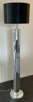 Stehlampe