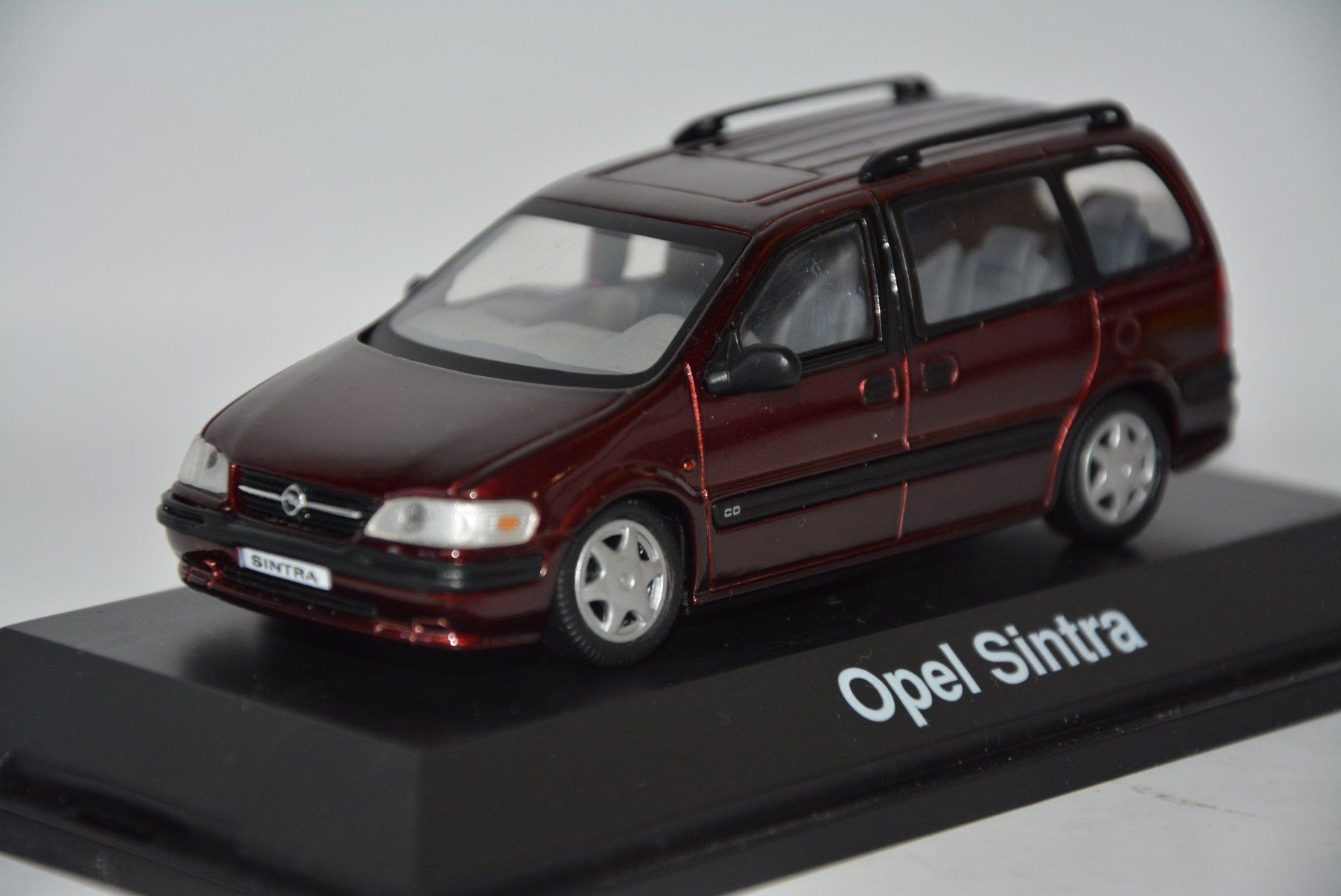 Opel Modellini d'auto: Opel Sintra 1996 , Schuco , 1:43 – Nuovo e nell'imballaggio originale da Goldach venduto da Feivel9 2