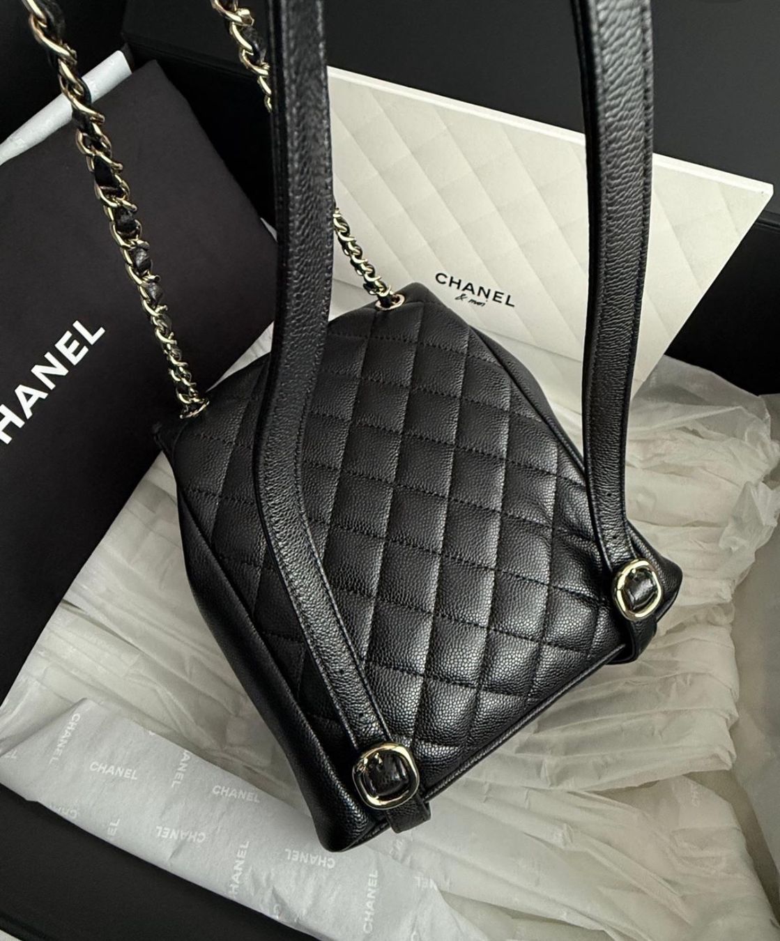 Chanel Zaini: Chanel ikonischer DUMA Rucksack – Nuovo e nell'imballaggio originale da Riehen venduto da karolina3 4