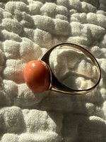 Ring Goldring 333 Gelbgold mit Koralle rund guter Zustand
