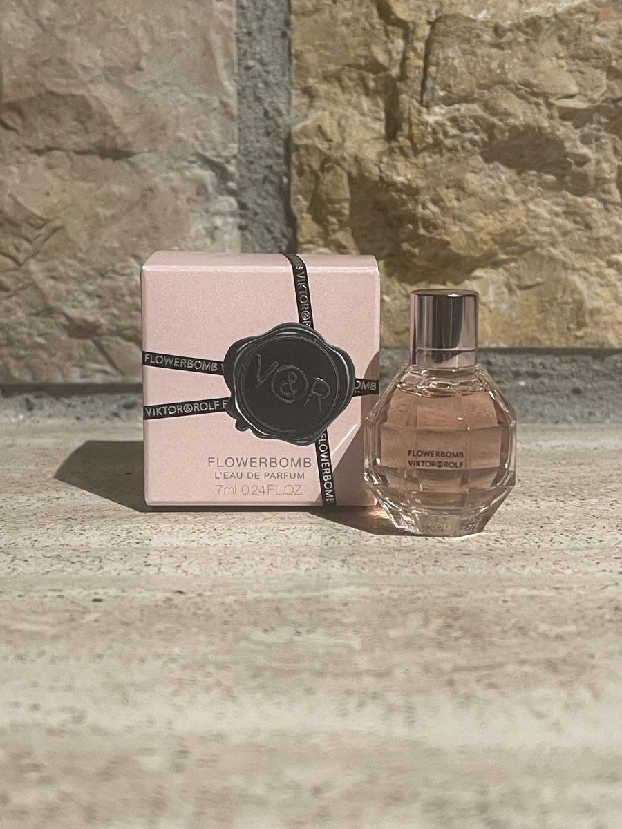 Profumi & Eau de Toilette: Miniatur: Viktor&Rolf - Flowerbomb, 7 ml – Nuovo (secondo la descrizione) da Oberdorf BL venduto da Fiomina1