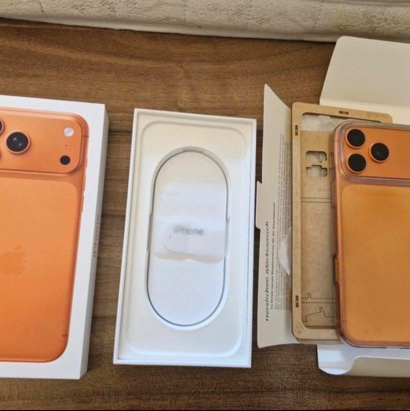 Apple Portables: IPHONE 17 PRO MAX – D'occasion à Lausanne par AlbanRexh 2