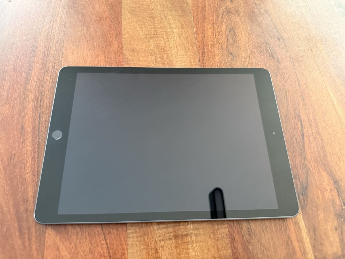 Apple Tablet PC: Apple iPad 7. Generation 32 GB WLAN Space Grau – Gebraucht aus Müllheim Dorf von GTOmerV 1