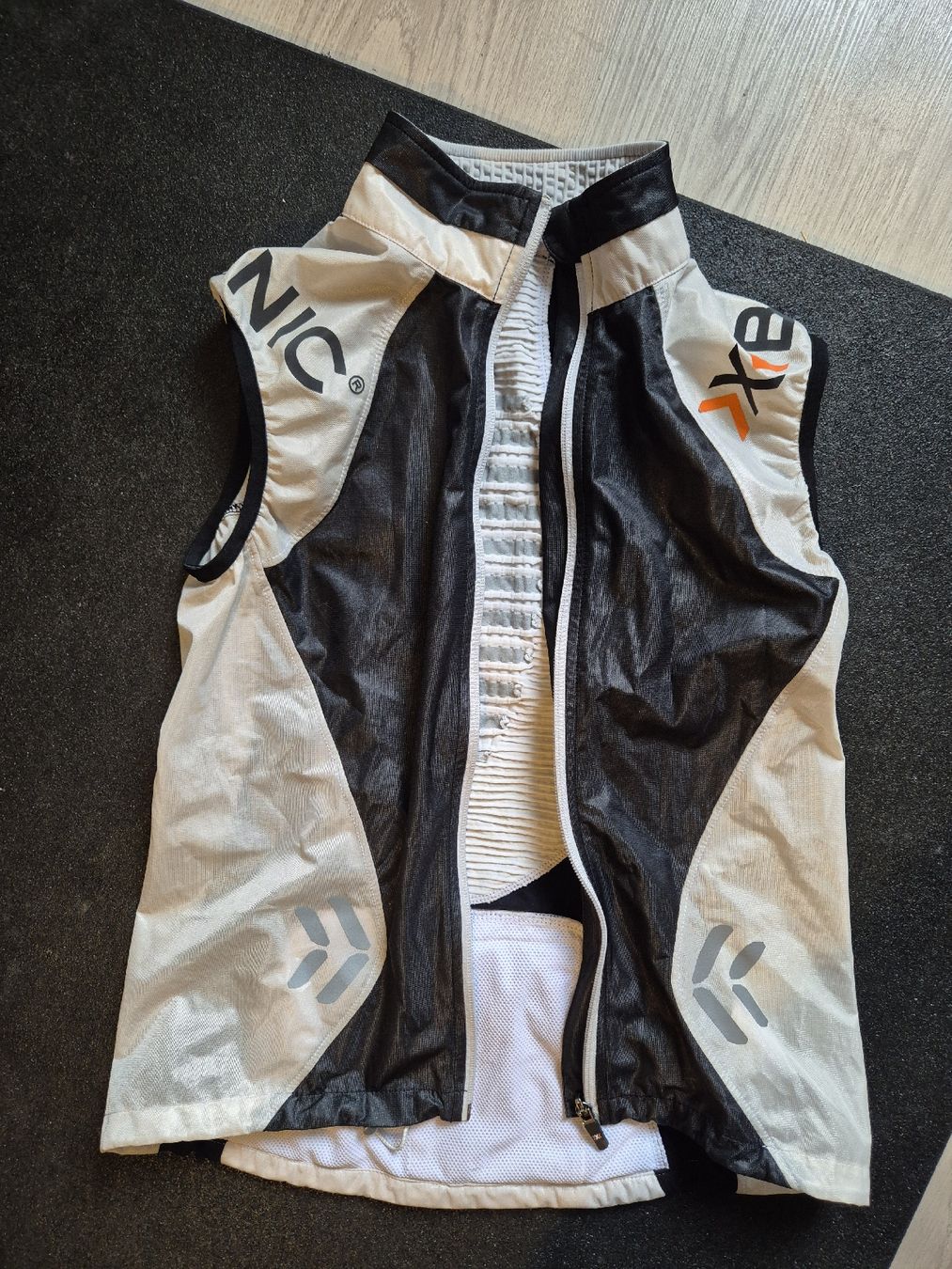 Gilets: X Bionic Velo Gilet / Weste – D'occasion à Chur par olipue