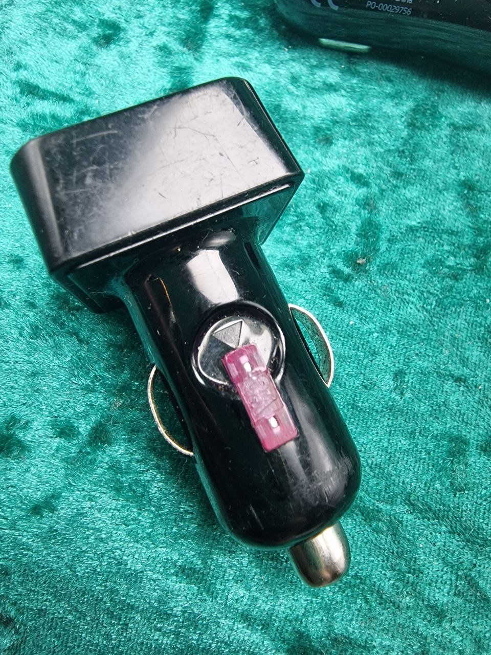 Ladegeräte: Gebrauchte 12V input USB-Autoladegeräte Lot 4 Stück. – Gebraucht aus Bassersdorf von antikvintage 4