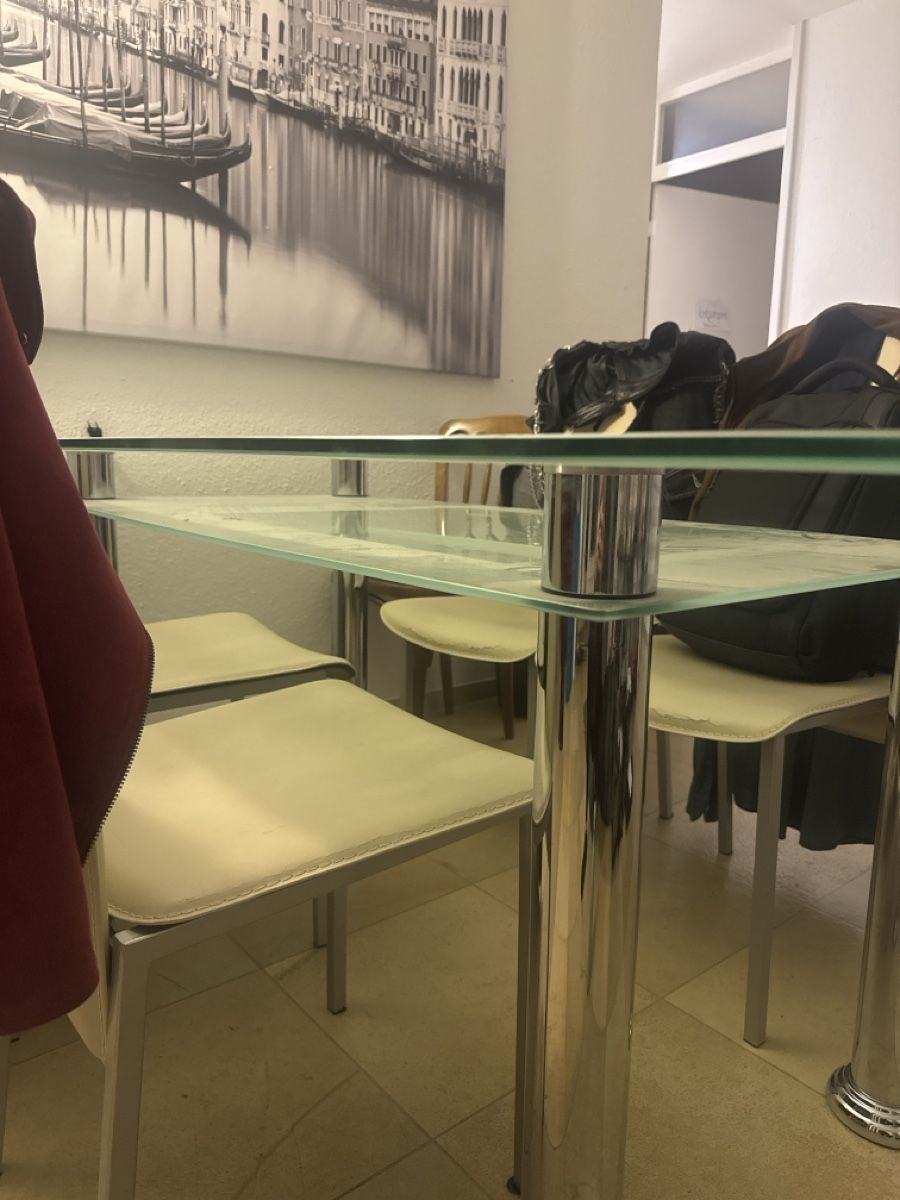 Tavoli: Glas Esstisch mit Chrom-Beinen – Usato da Zofingen venduto da Mellocco 3