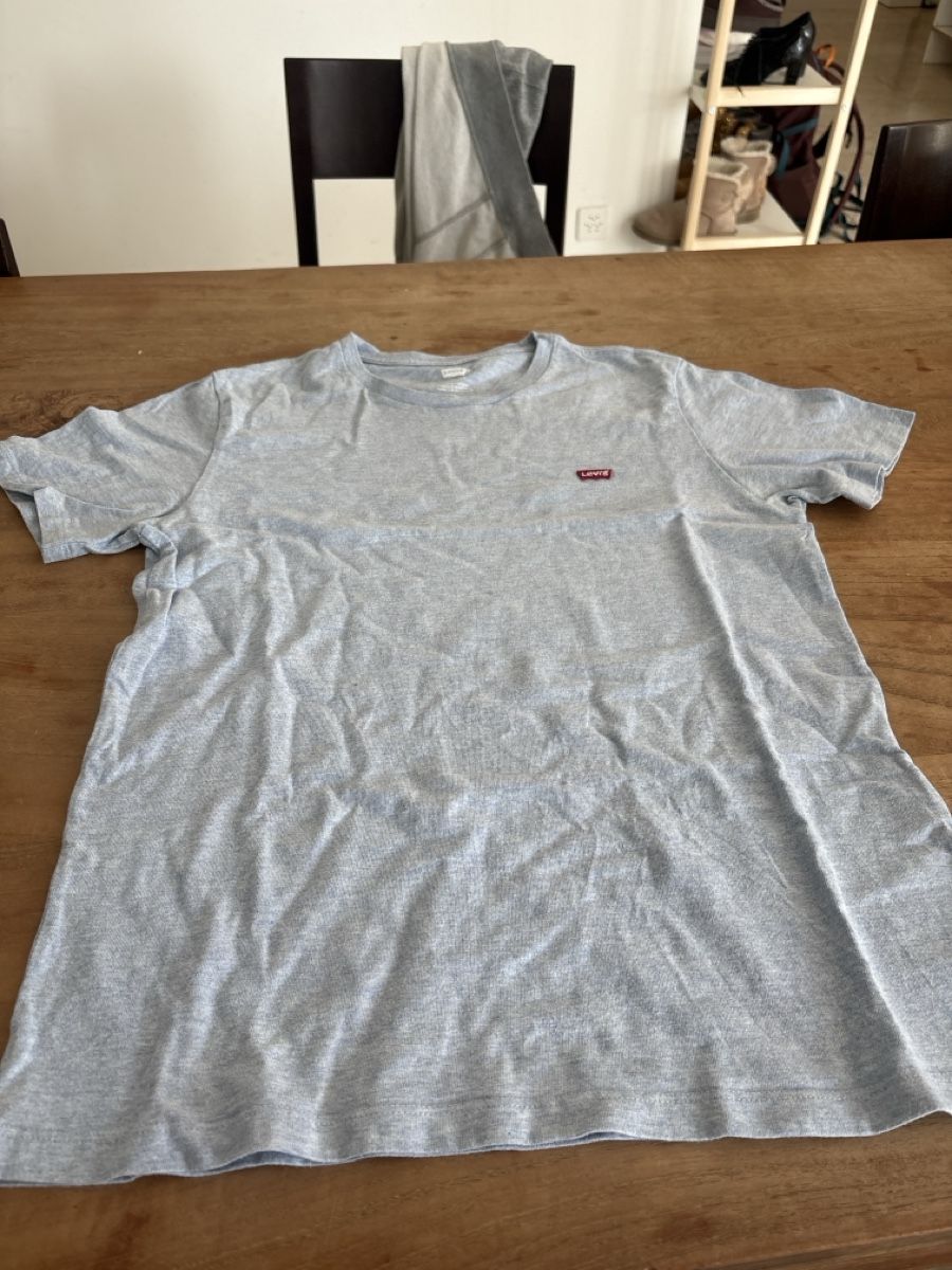Levi's T-shirt: Levi's T-Shirt – Usato da Zürich venduto da Midaspavia